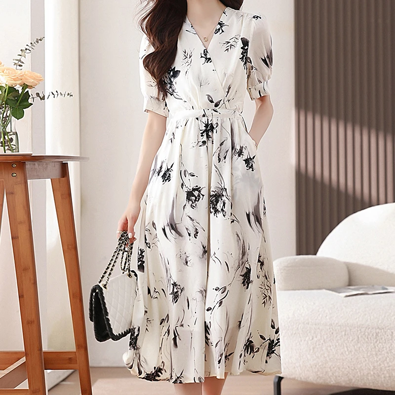 拉夏贝尔碎花简洁连衣裙女夏2025新款气质绑带收腰法式小个子长裙