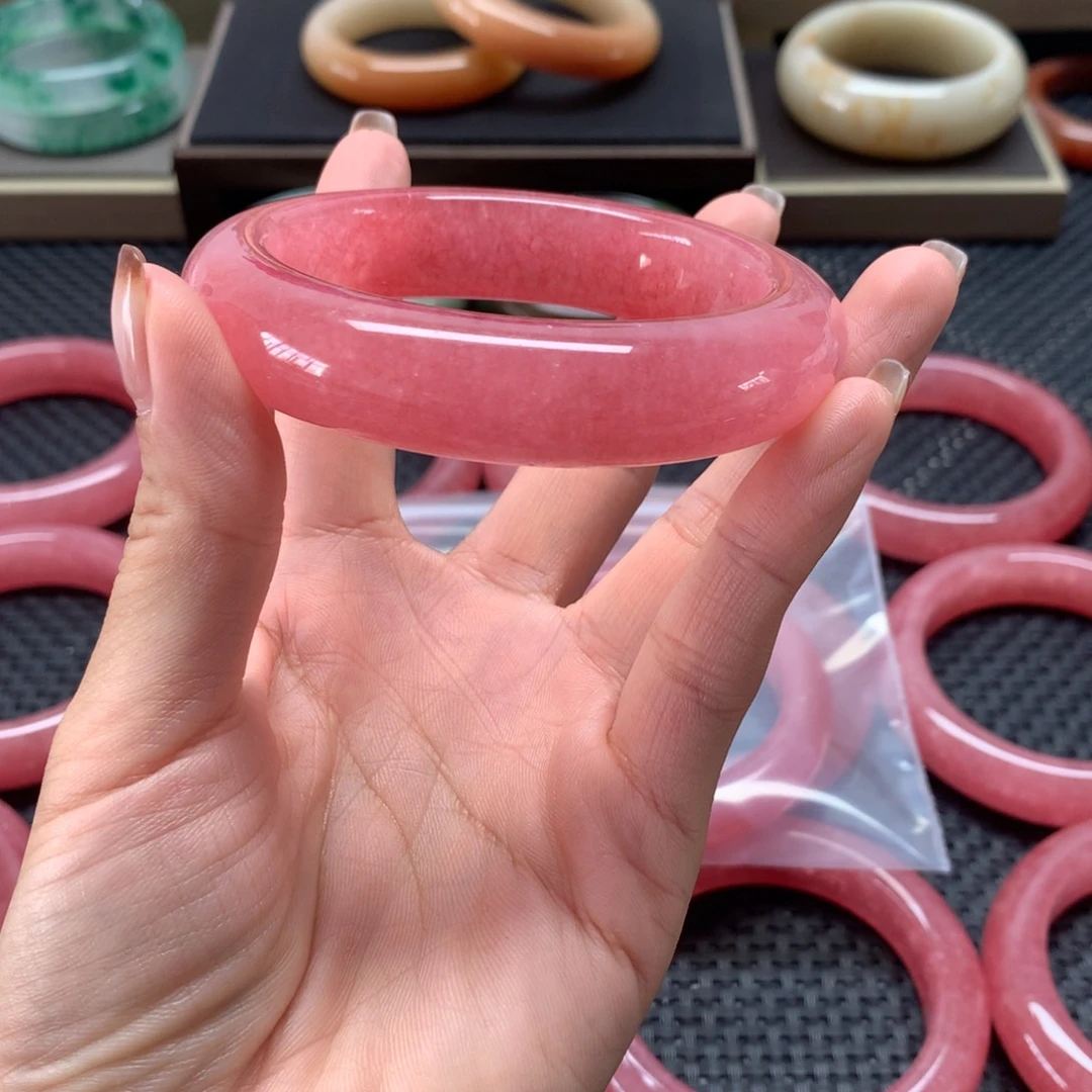 未镶嵌手镯石英岩玉