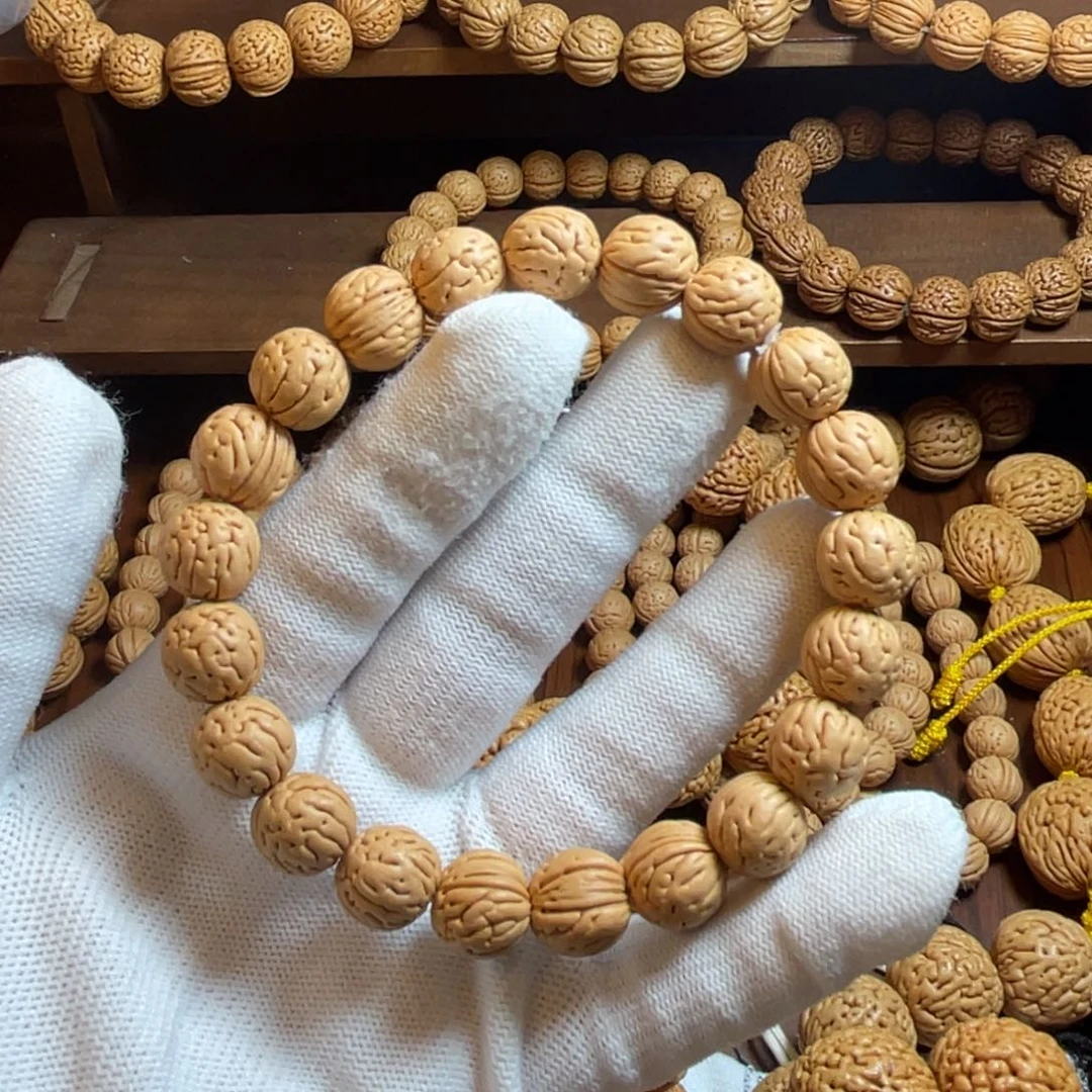 吊坠桃核E****n野生小肌肉