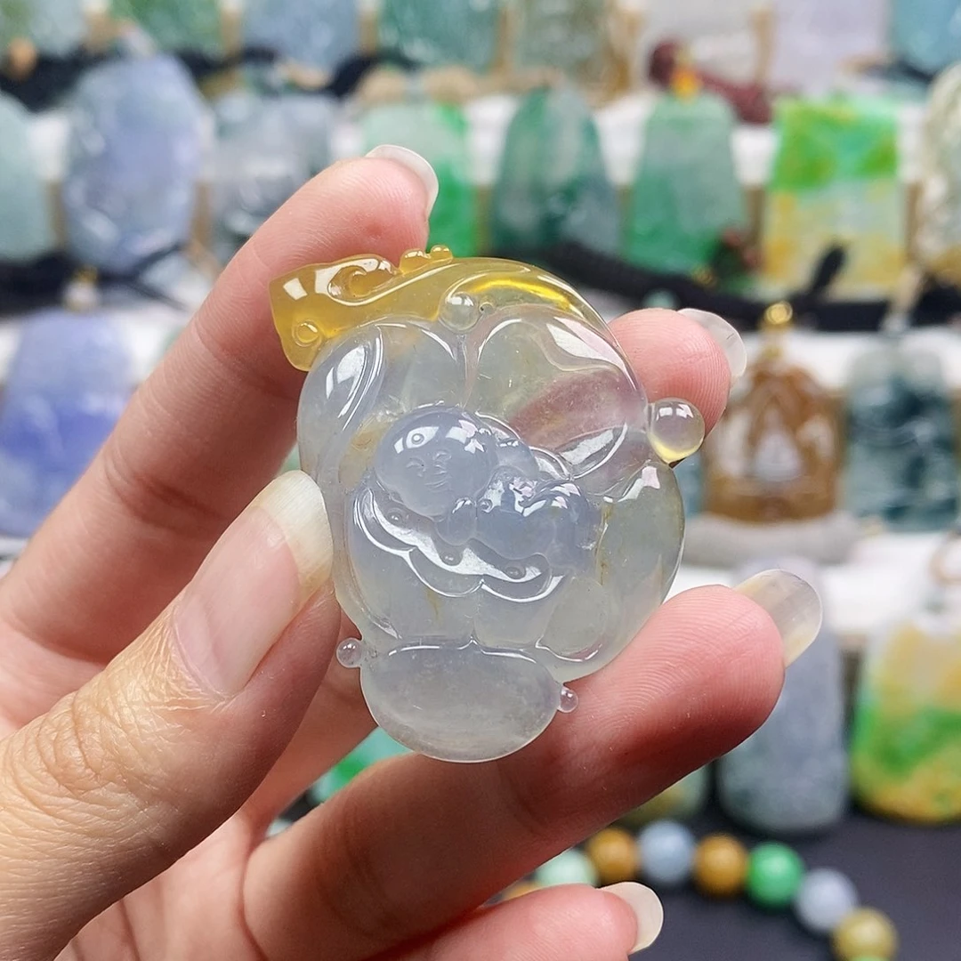 翡翠未镶嵌颈饰莲花