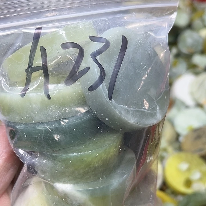 蛇纹石玉未镶嵌鱼缸石，盆景石
