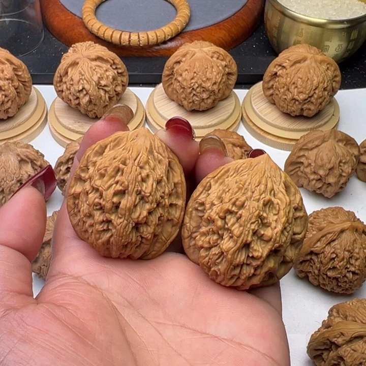 文玩核桃把件芳芳38虎头