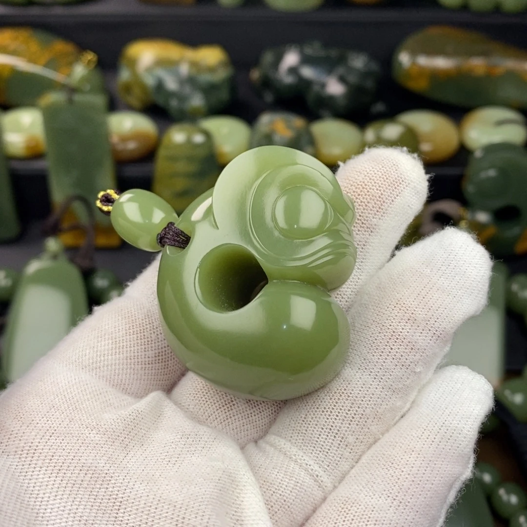 岫岩老玉（透闪石质玉）未镶嵌颈饰