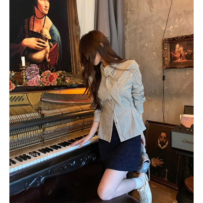 柔秋美人/不规则领型高智韩女感收腰显瘦复古设计感掐腰修身衬衫