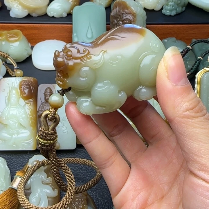 G****和田玉（糖玉）未镶嵌挂件