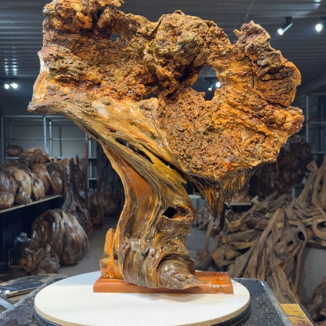 启***来木王一刀琥珀木摆件133