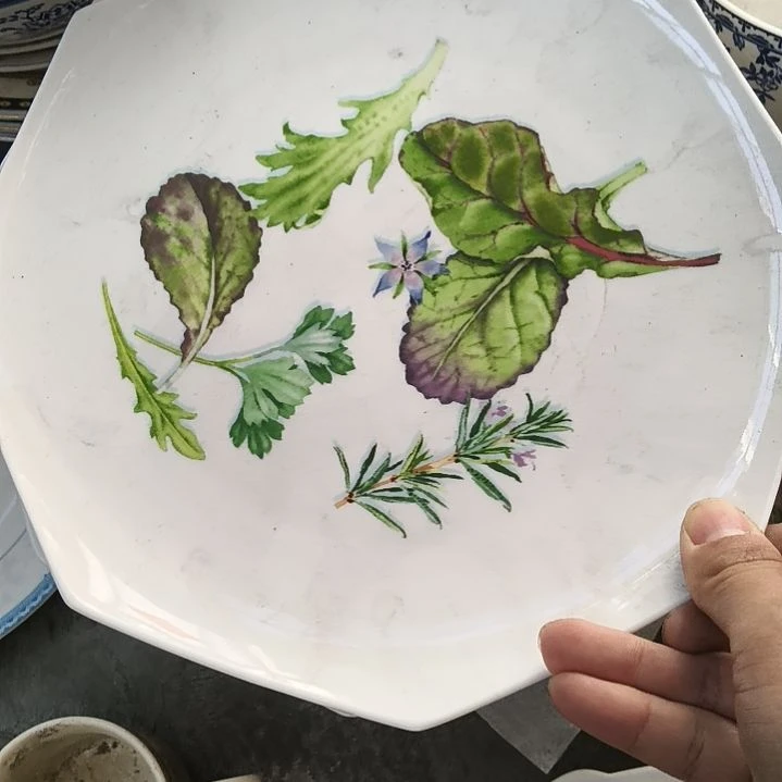 陶瓷盘子碗啥都有