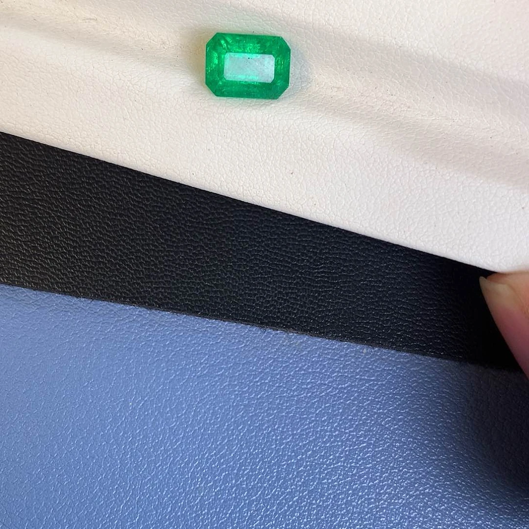 裸石未镶嵌祖母绿2.08 微油vvg