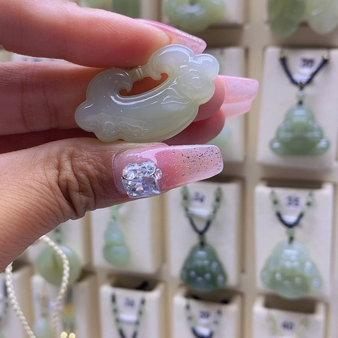 *****颈饰未镶嵌和田玉