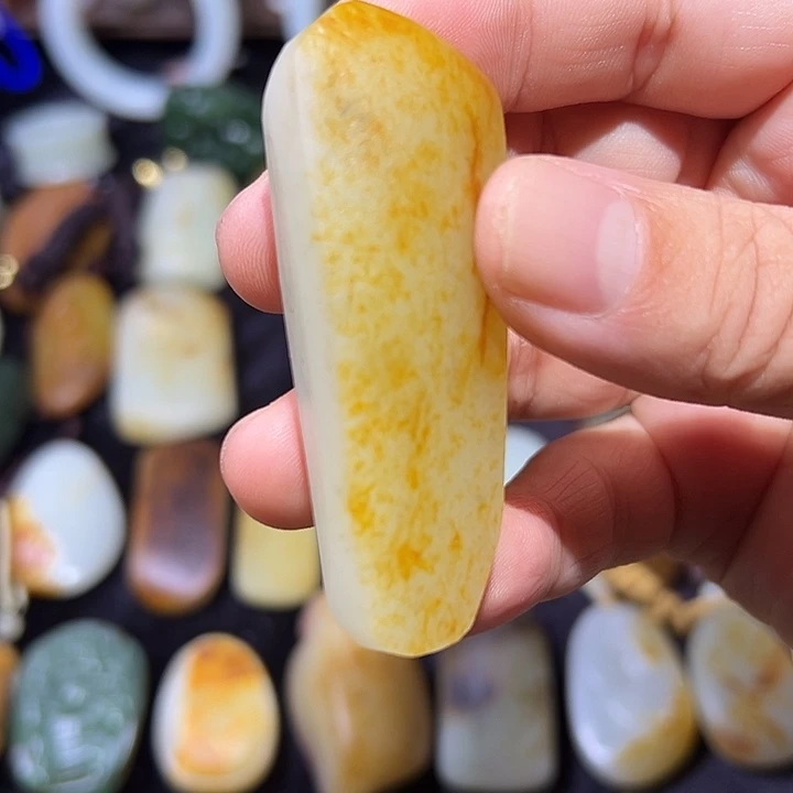 和田玉未镶嵌吊坠(不含链)