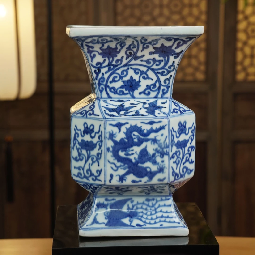 【明嘉靖】青花龙飞凤舞四方花觚（高26cm）797