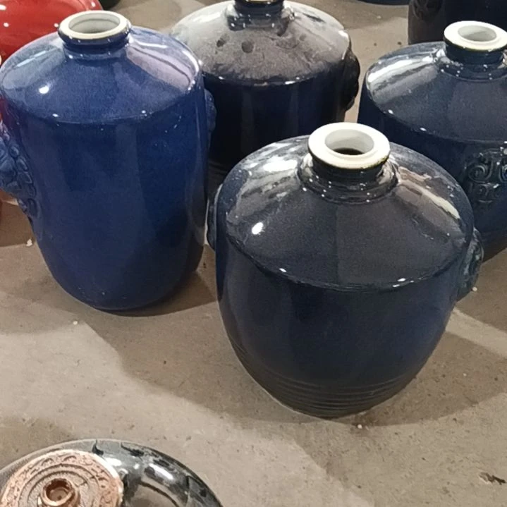 缸四个五斤酒瓶带金属盖一个微瑕
