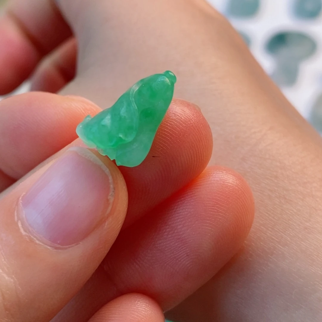 定制翡翠未镶嵌白菜