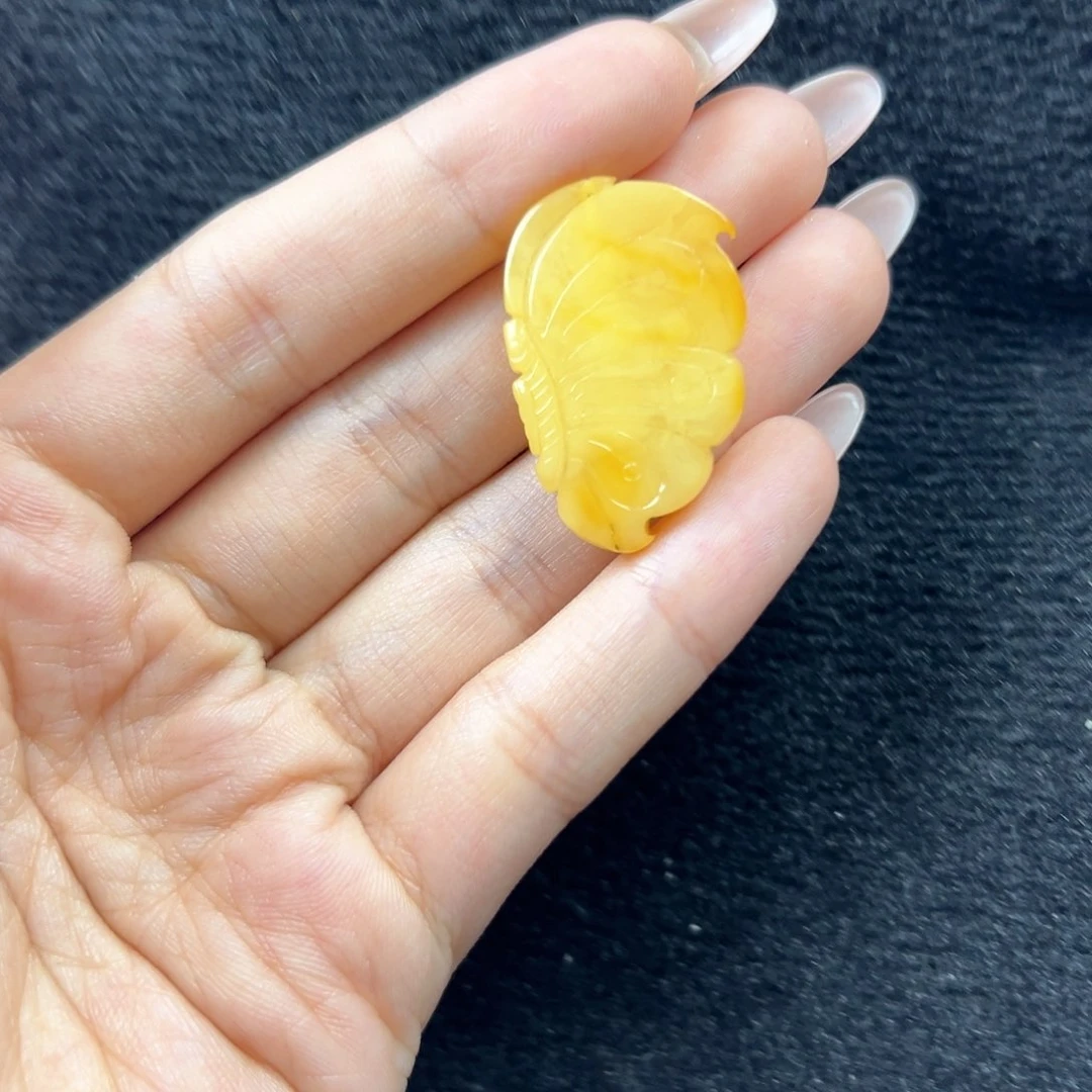 未镶嵌琥珀珠宝奇石