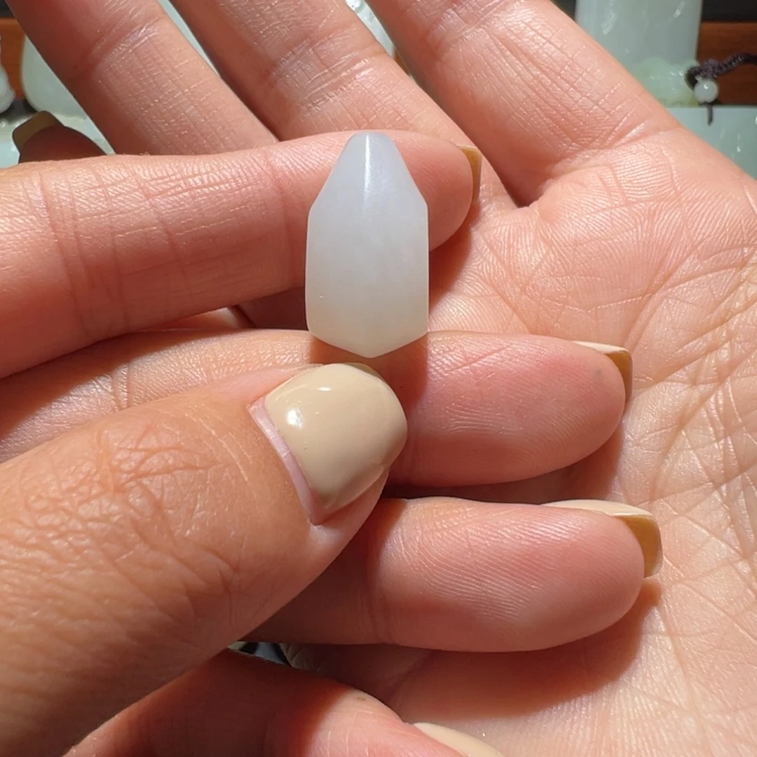 第***门和田玉未镶嵌颈饰