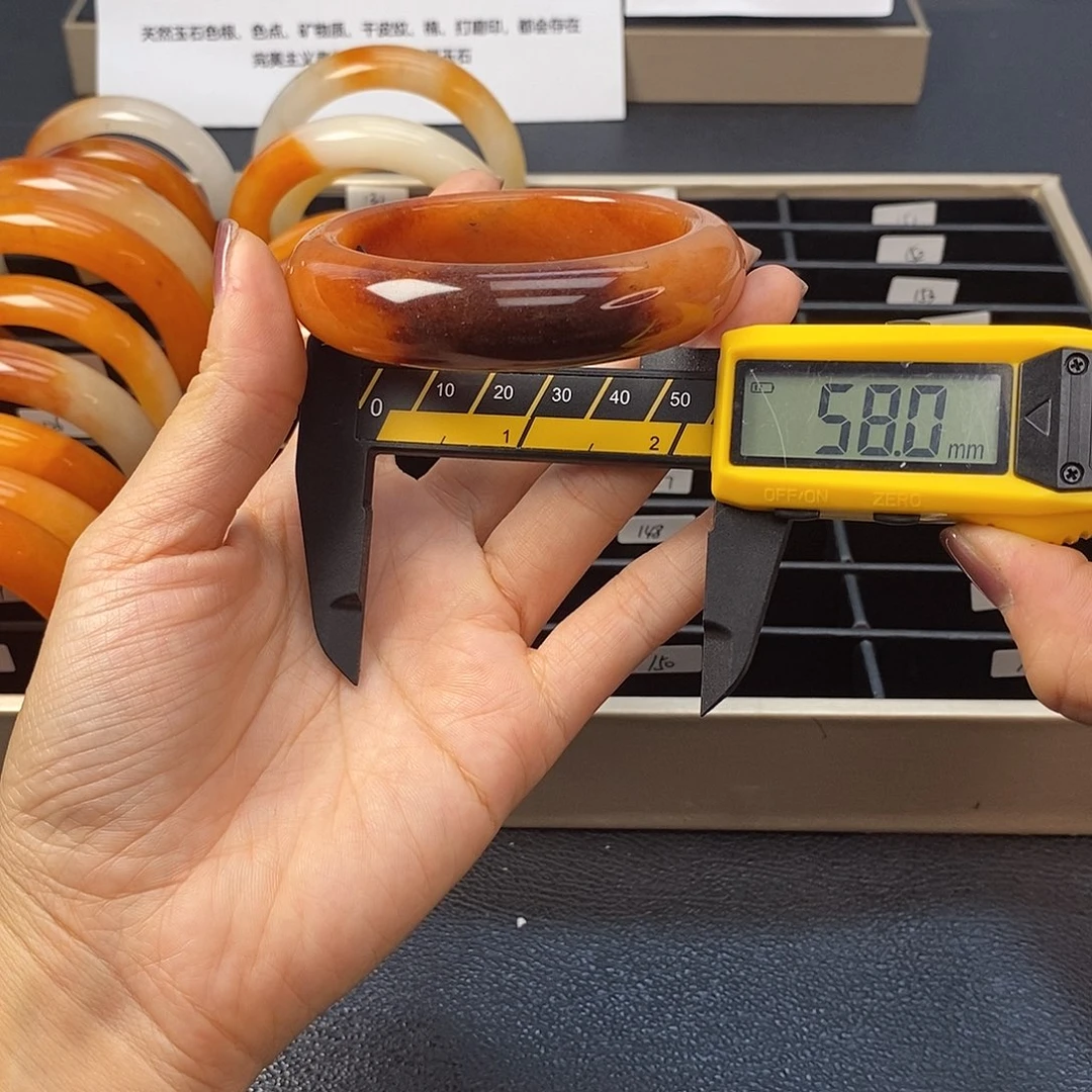 未镶嵌石英质玉（黄龙玉）手镯137号茄子山金沙老油红如血黄龙