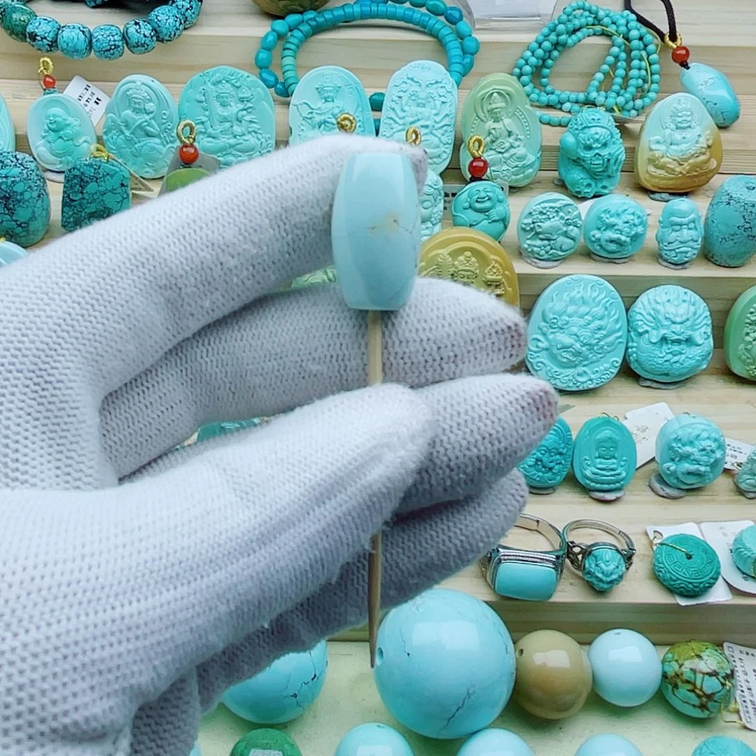 绿松石未镶嵌珠宝奇石