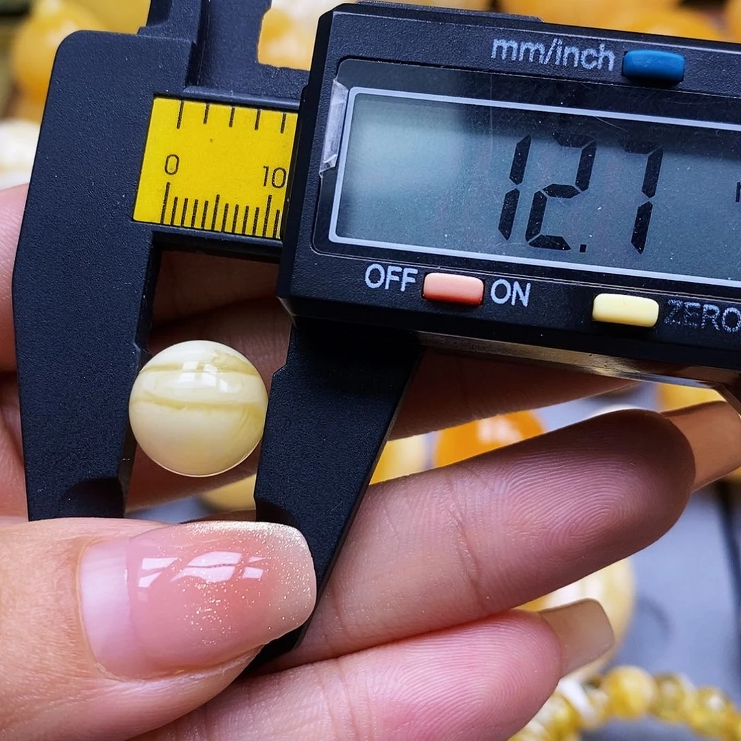 蜜蜡未镶嵌珠宝奇石