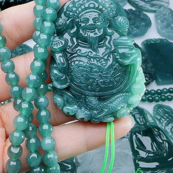 翡翠未镶嵌颈饰多样性发货天然的A货翡翠