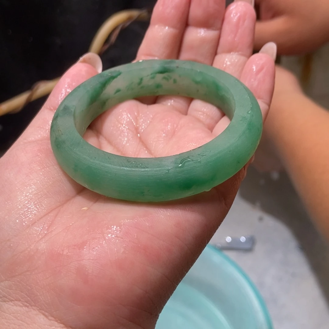 林***夕石英质玉手镯未镶嵌定制