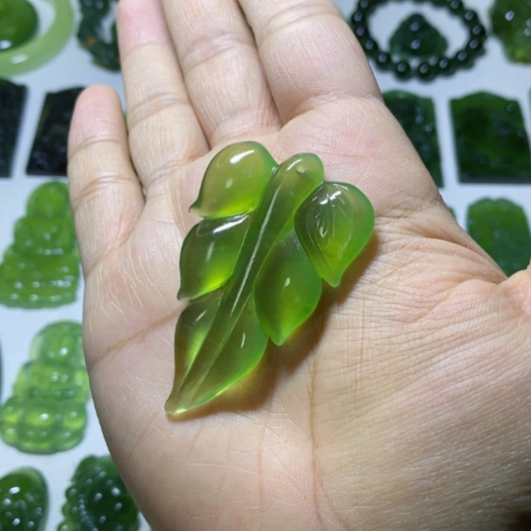 【闪购商品】未镶嵌蛇纹石玉颈饰