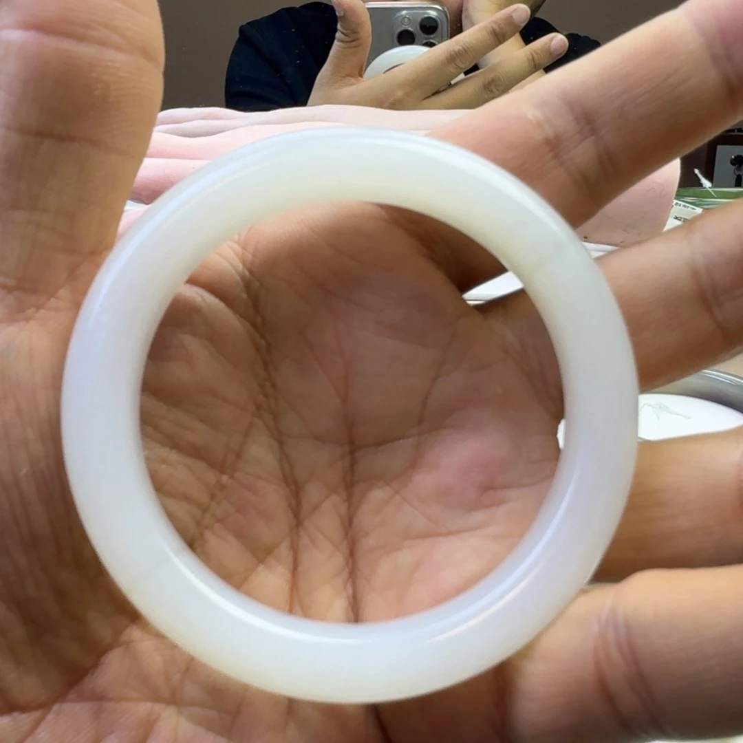 和田玉（糖玉）未镶嵌手镯