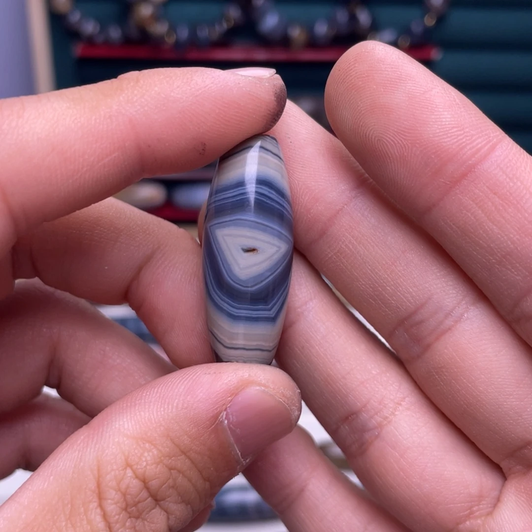 小***兔玛瑙/玉髓合金颈饰