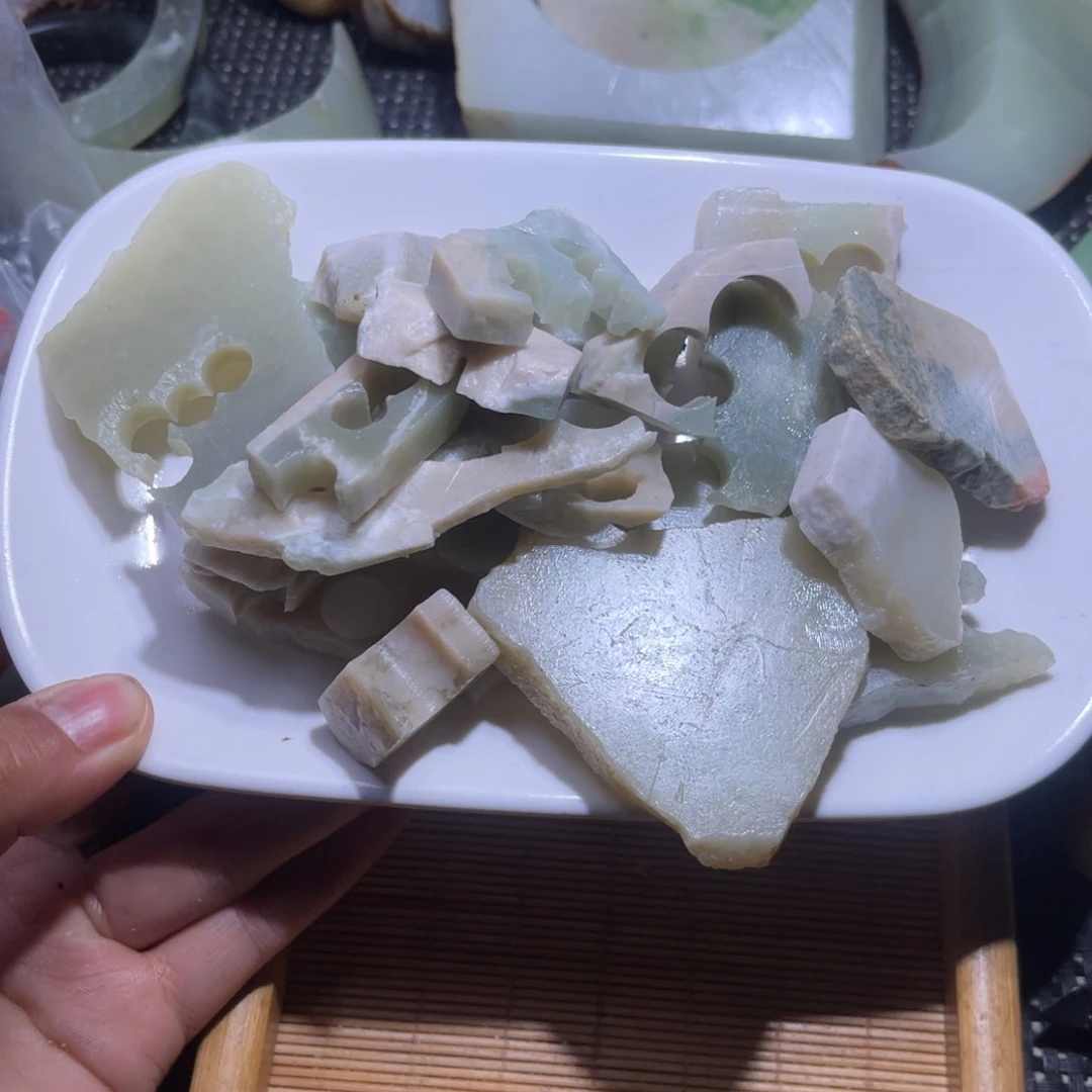 未镶嵌和田玉（糖玉）挂件