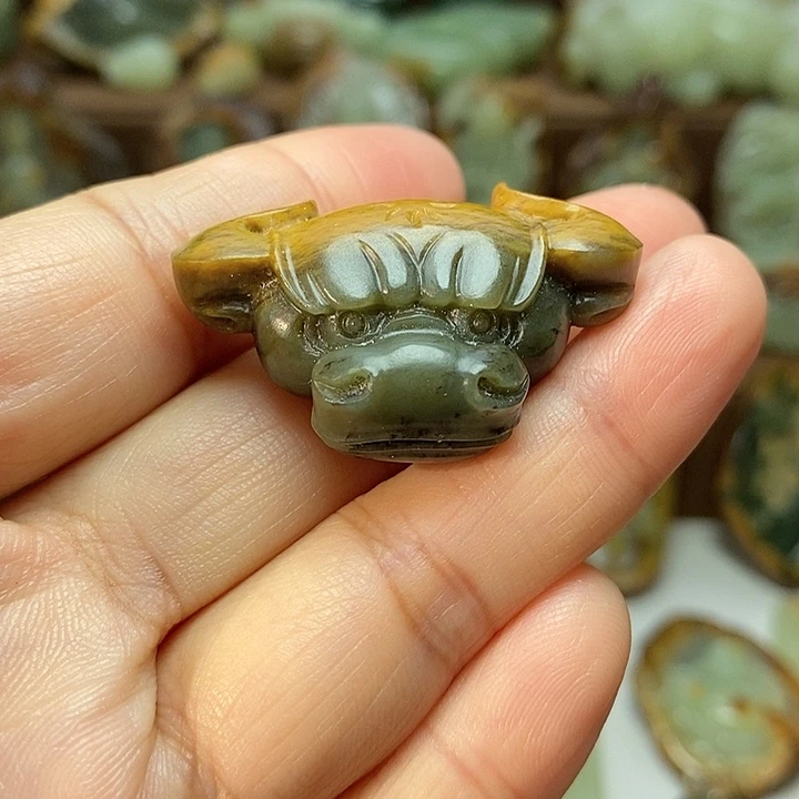 岫岩河磨玉（透闪石质玉）未镶嵌颈饰