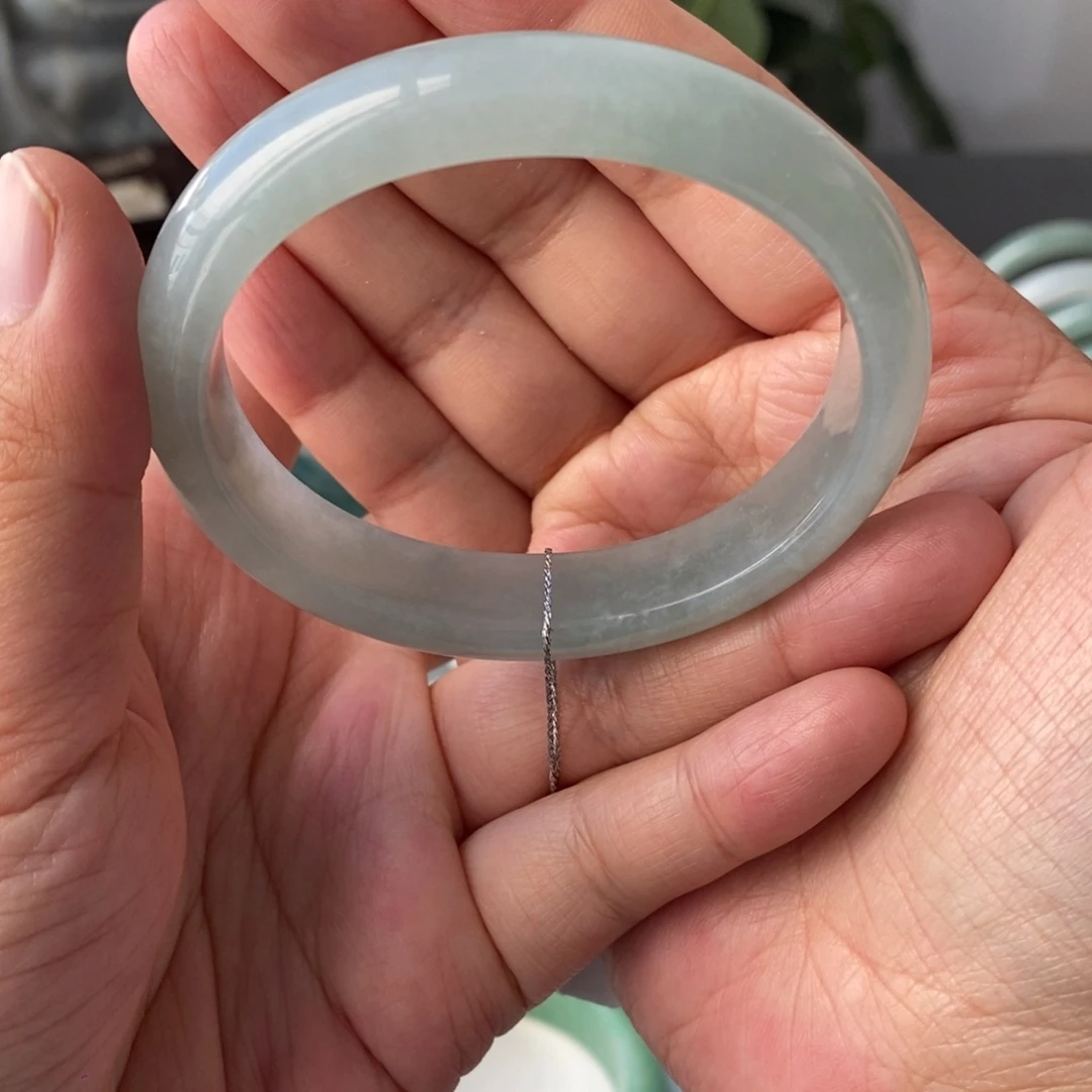 翡翠手镯未镶嵌天然