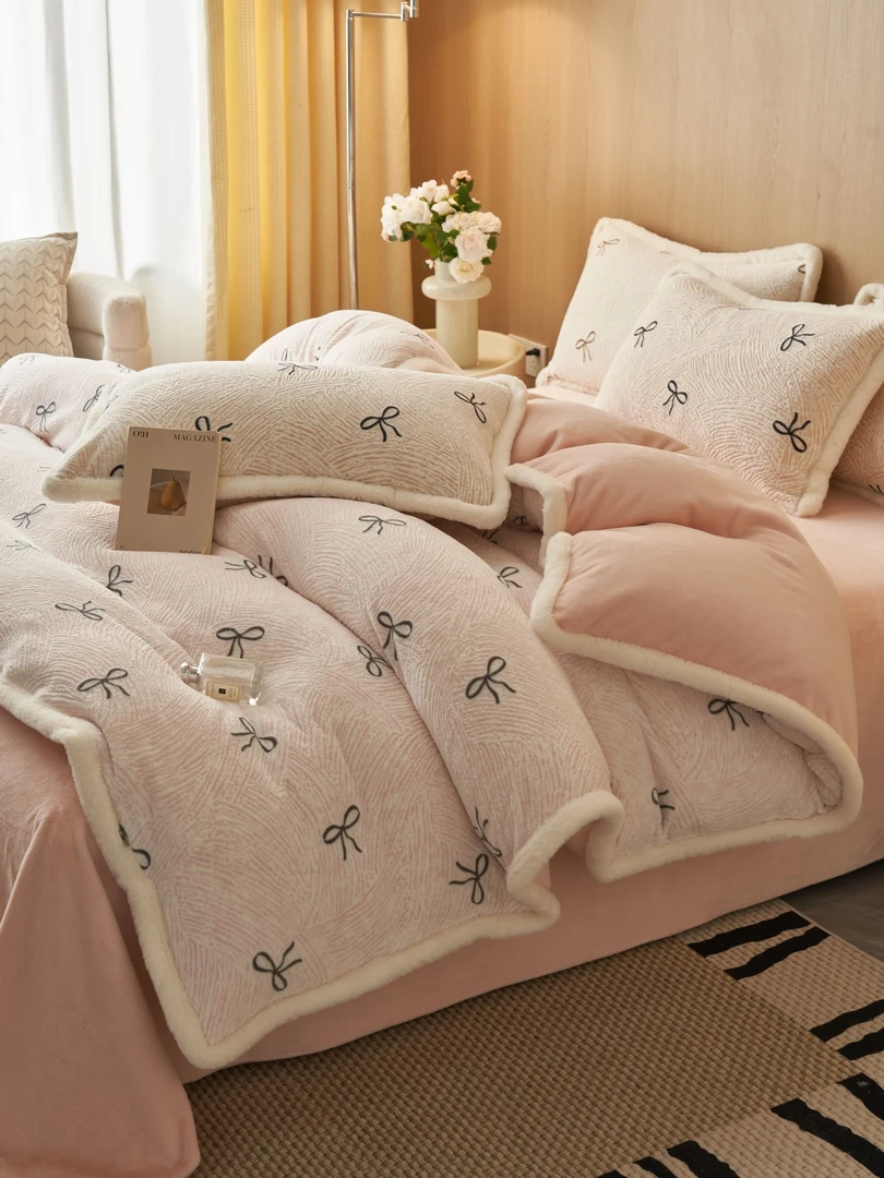 特! 小玲子 小时光 高克重牛奶绒印花毛边工艺三件套四件套