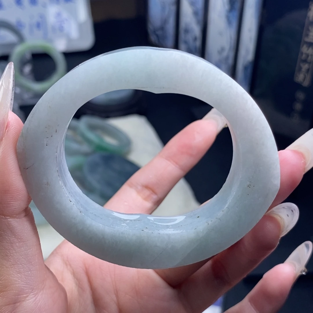 未镶嵌正圈定制翡翠有裂漏