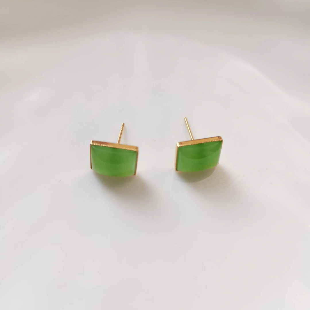 和田玉碧玉耳钉方型耳钉方糖耳钉苹果绿耳钉18K金镶嵌纯天然保真