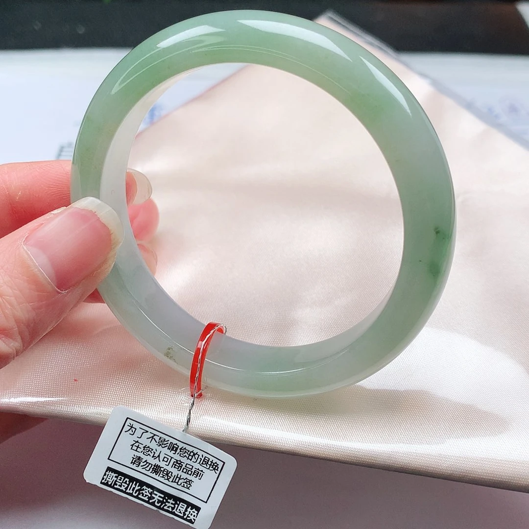 翡翠手镯未镶嵌53.5圈