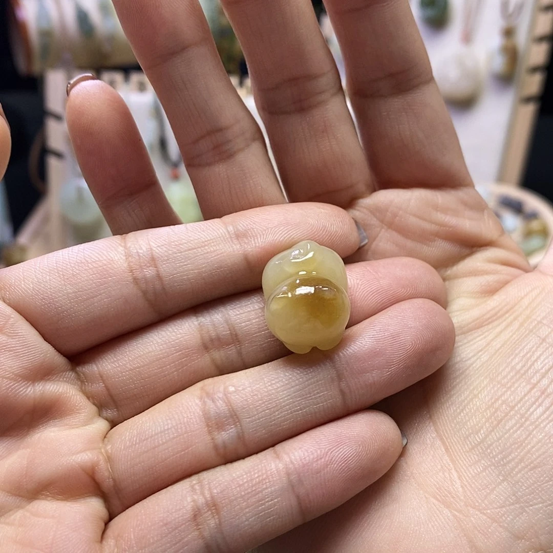 颈饰未镶嵌和田玉l****l