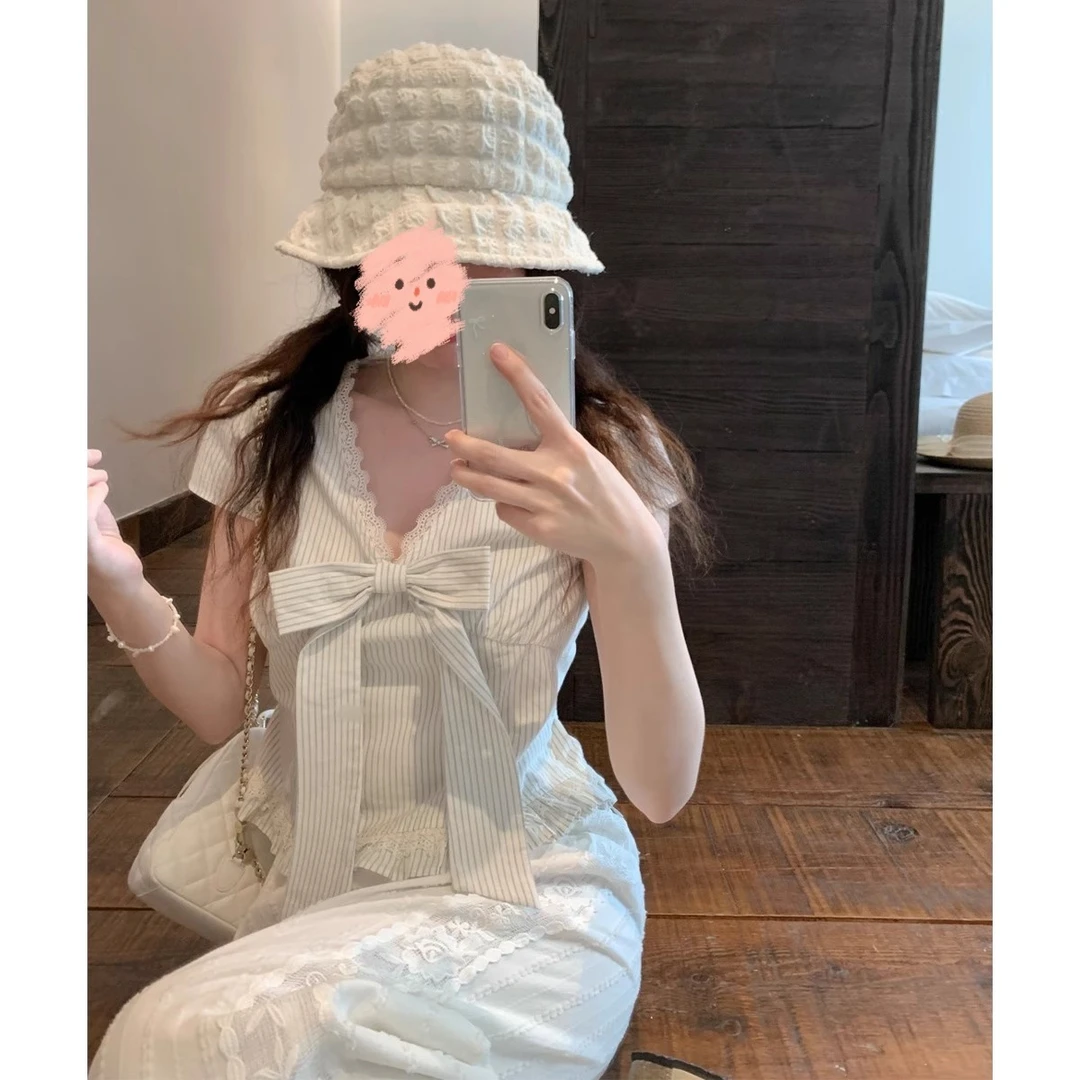 2025新款蕾丝花边衬衫蝴蝶结条纹V领短款上衣气质设计感小众漂亮