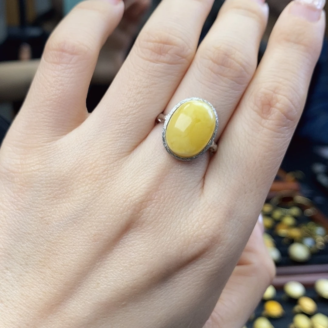 琥珀未镶嵌裸石成品