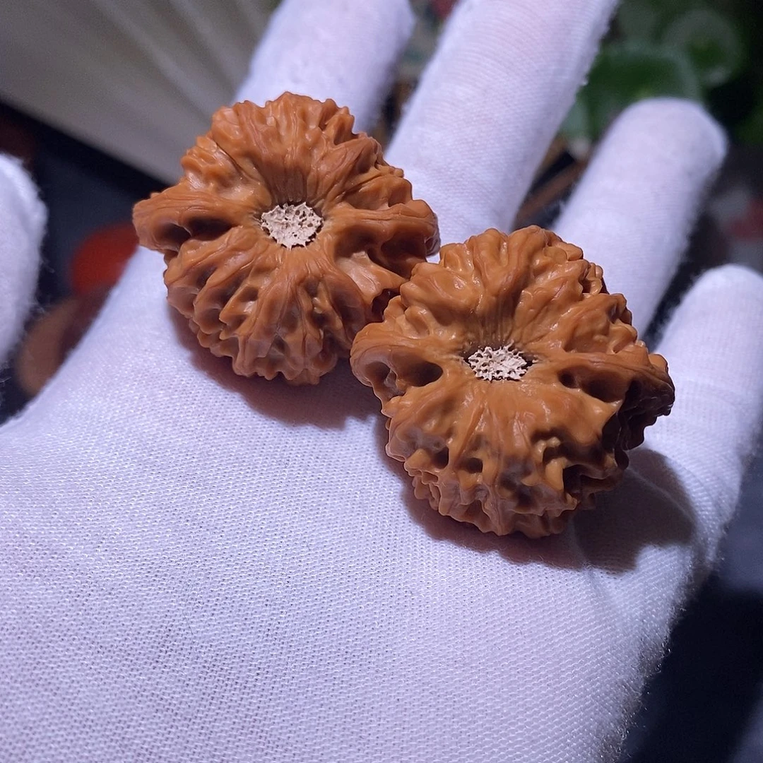 L***y吊坠文玩核桃35龙门