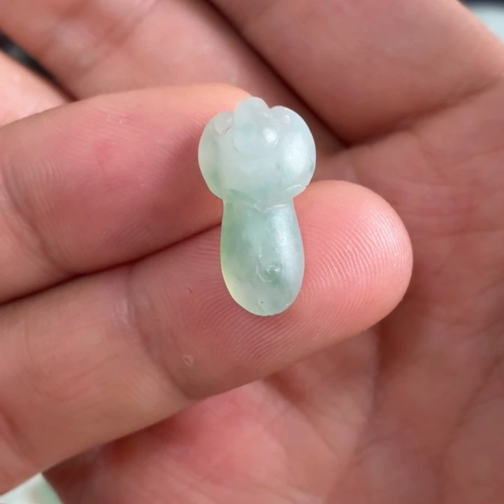 定制翡翠未镶嵌如意