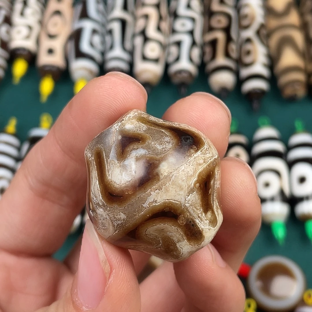 玛瑙/玉髓裸珠佛心六