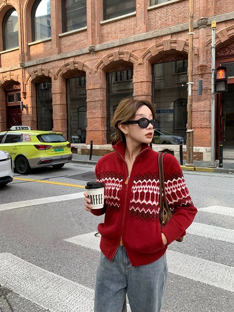 【费尔岛】高定纯羊毛圣诞红新年红气质时尚休闲撞色拉链开衫261221