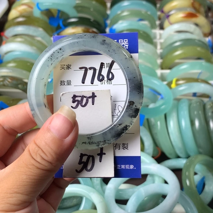 蛇纹石玉未镶嵌手镯7766