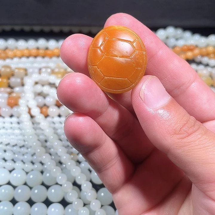 和田玉未镶嵌颈饰富甲天下