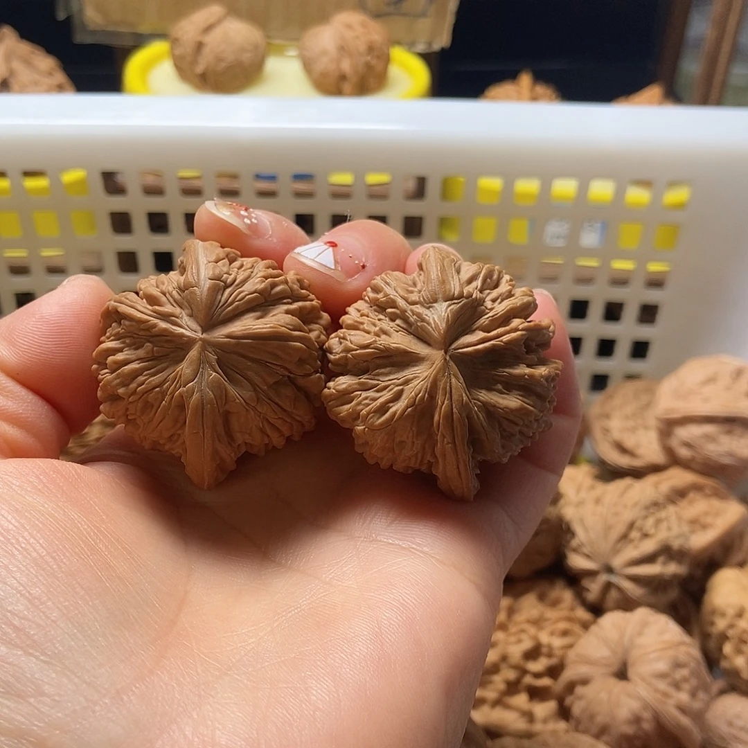 年***贝文玩核桃吊坠楼子三棱挂角