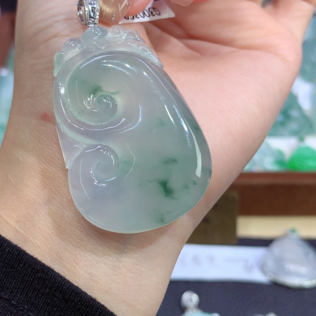 吊坠(不含链)18K金镶嵌翡翠