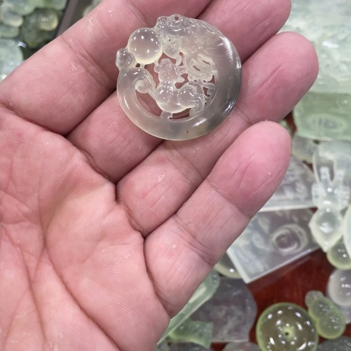 蛇纹石玉合金颈饰