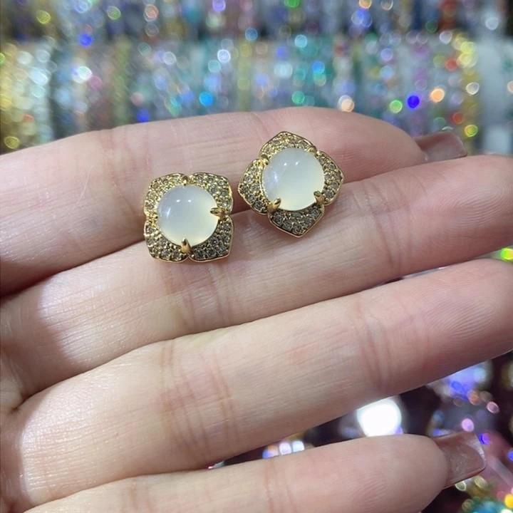66锆石（处理）耳钉