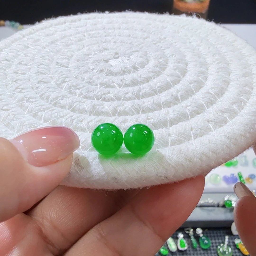 翡翠未镶嵌颈饰裸石