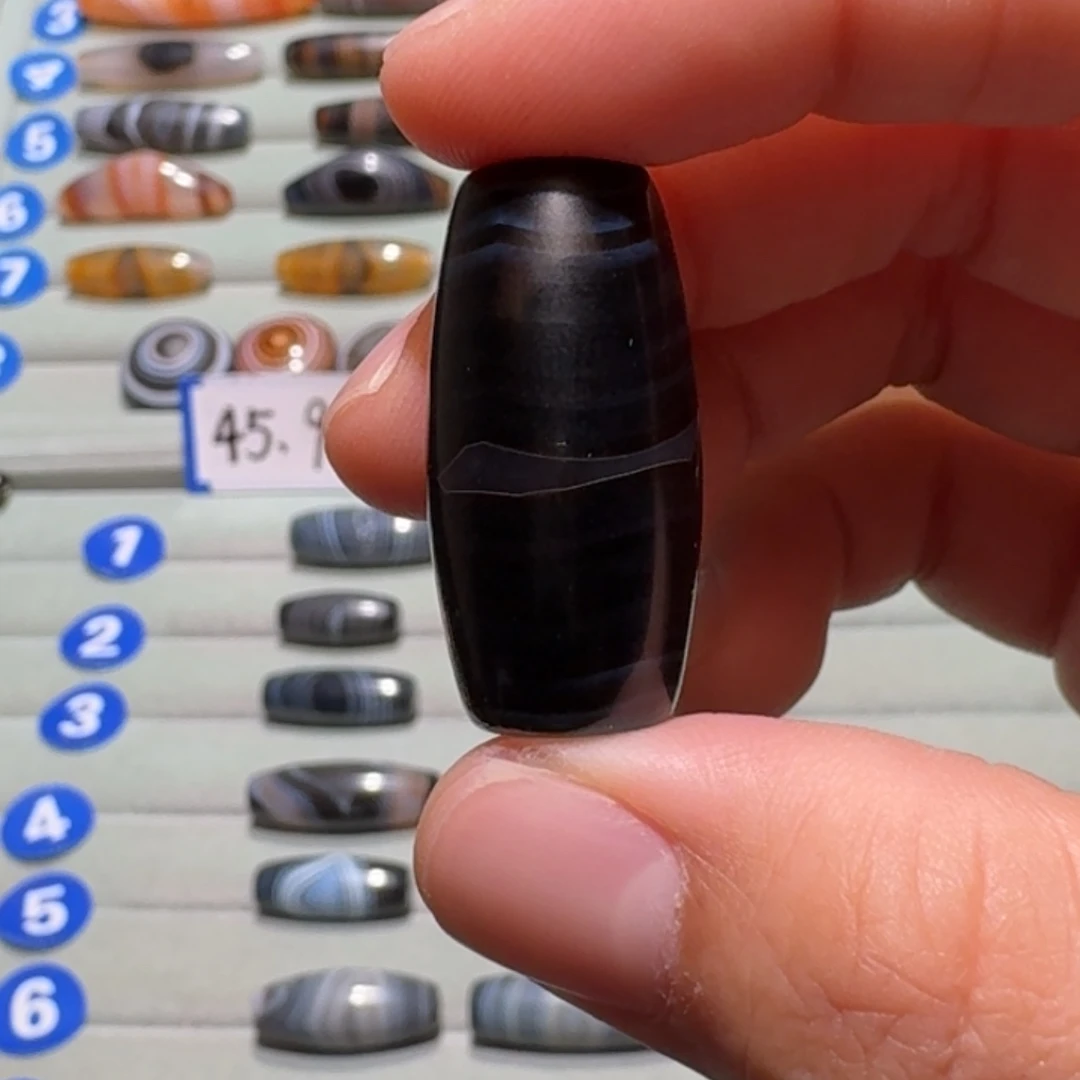 多***措玛瑙/玉髓未镶嵌珠宝半成品