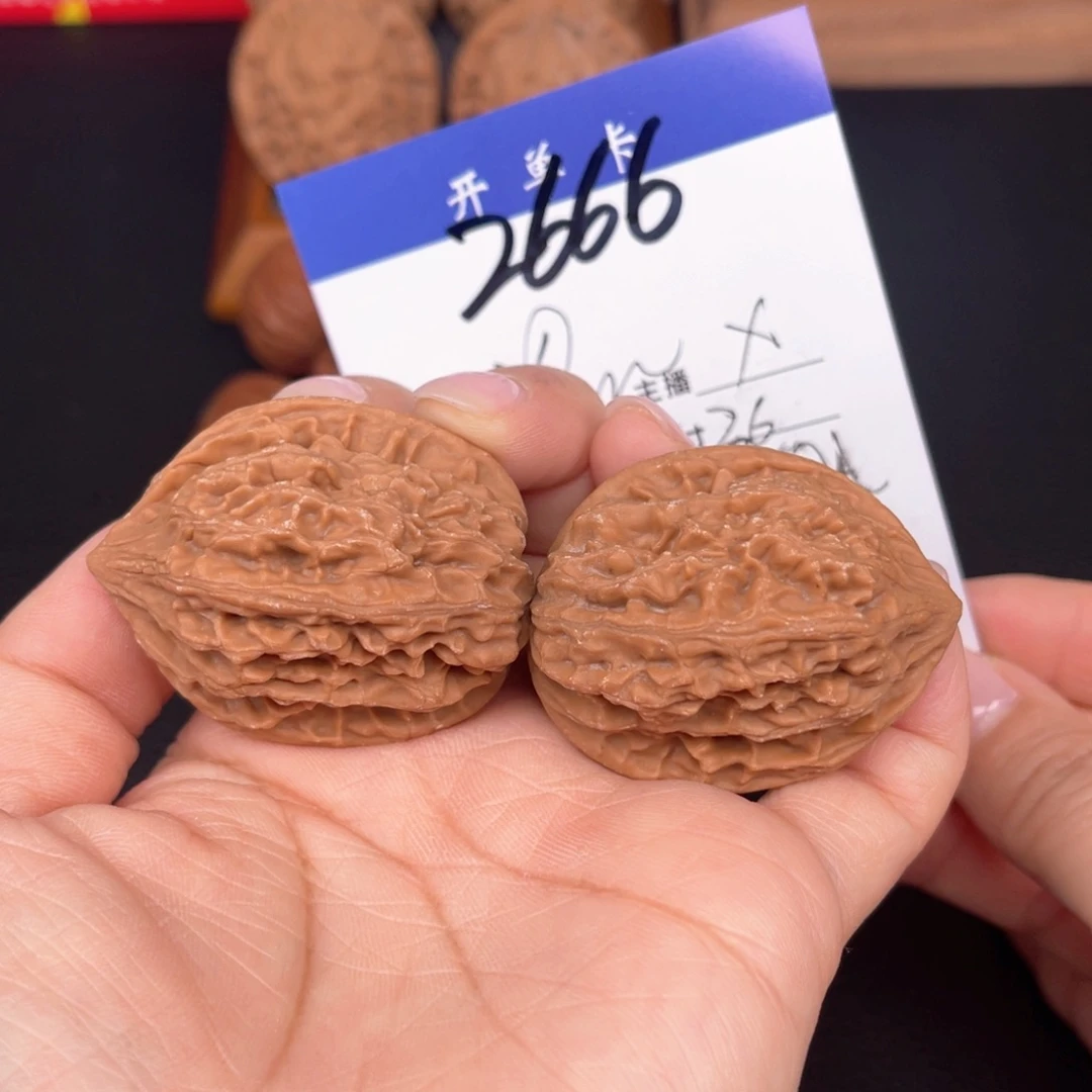 文玩核桃吊坠❀**兒鸡心36尺。 2666